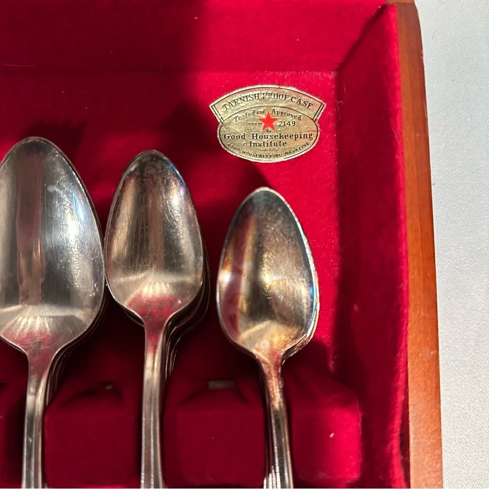 50s Silver-plated Daffodil Pattern Cutlery Set 12 in Wooden Case